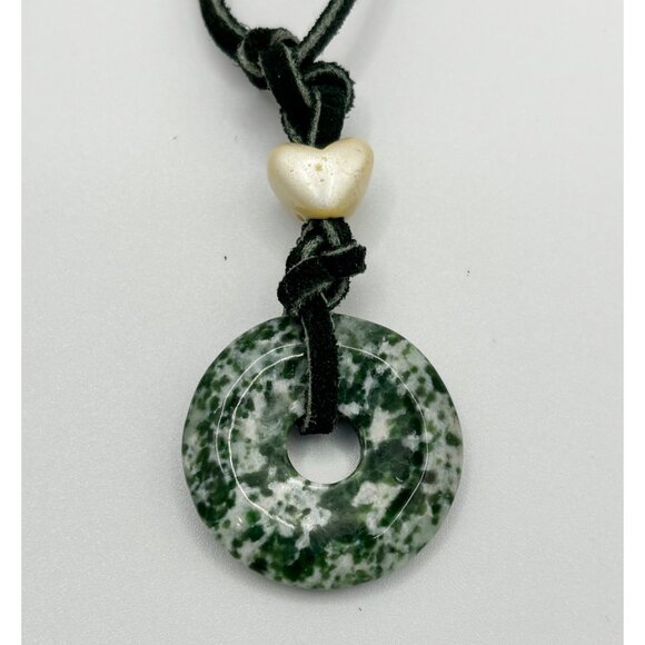 Green Tree Agate With White Heart Adjustable Leather Cord Pi Stone necklace Y2K - Picture 3 of 3